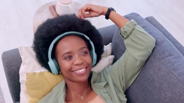Trendy Funky Relaxed Girl Headphones Listening Enjoying Music While Relaxing — Stockvideo