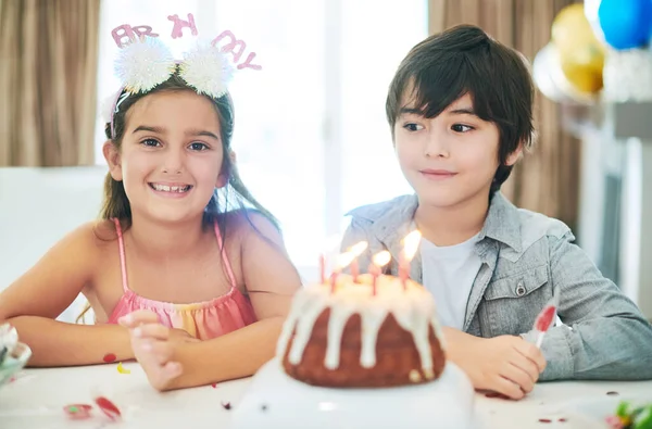 Birthday Only One Things Share Young Boy Girl Celebrating Birthday — Zdjęcie stockowe