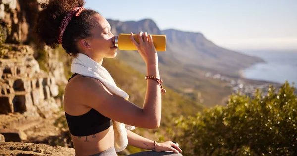 Climb Made Thirsty Young Woman Drinking Water While Out Mountains —  Fotos de Stock