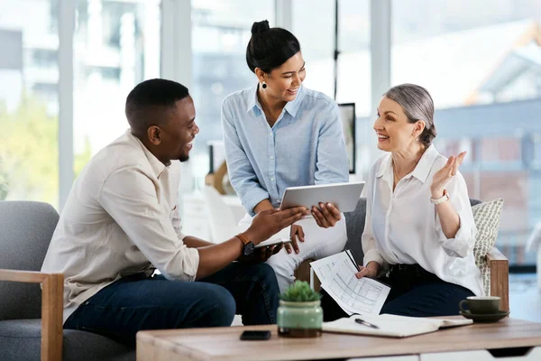 Coming Together Brainstorm Out Group Businesspeople Working Together Office — Stockfoto