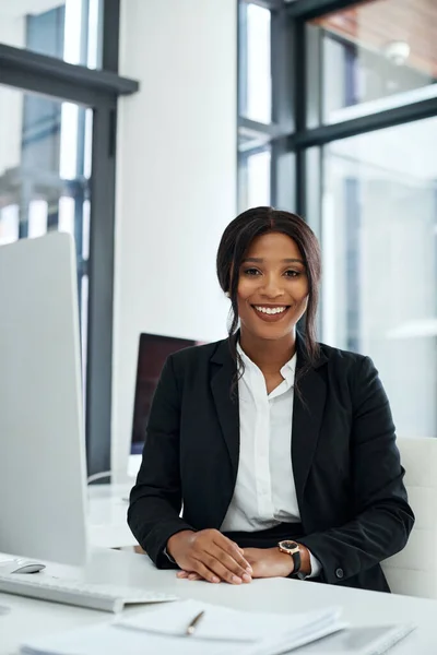 You Wont Find Working Smile Young Businesswoman Using Computer Modern — Foto Stock
