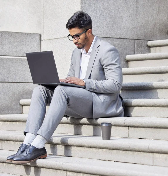 Getting Productive City Young Man Using Laptop City — Fotografia de Stock