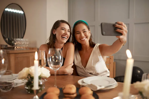 Its Bestie Selfie Only Two Young Friends Sitting Together Using — Photo