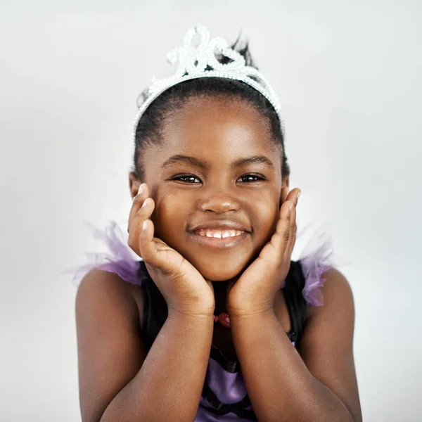 Never Forget Your Crown Little Girl Wearing Princess Costume White — Stock Photo, Image