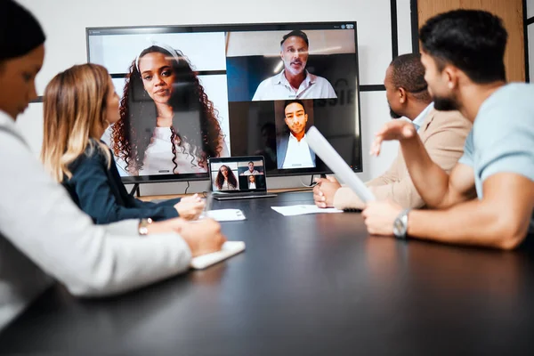 Connecting Colleagues Globe Diverse Group Businesspeople Sitting Boardroom Meeting International — Foto Stock