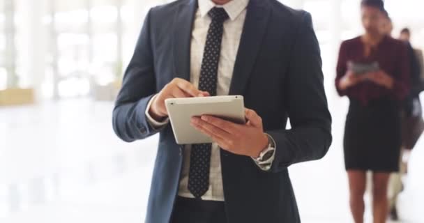 Confident Smiling Smart Business Man Walking Looking His Online Stock — 图库视频影像