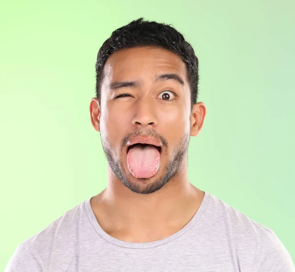 Little Quirky Cropped Portrait Handsome Young Man Making Face Green — Foto Stock