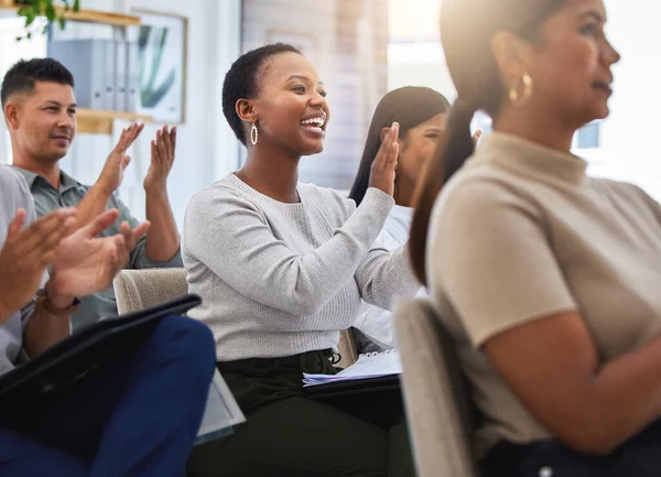 Who Doesnt Love Positive Feedback Group People Clapping Smiling Meeting — Foto de Stock