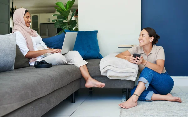 Bonding Even Have Our Own Things Two Young Women Sitting — Foto Stock