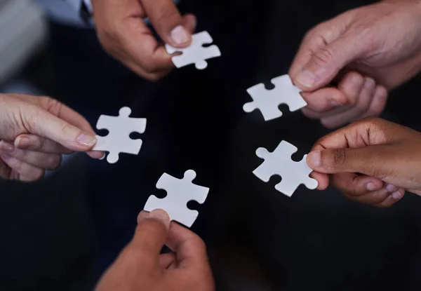Working Group Takes Less Time Group Businesspeople Putting Together Puzzle — Photo