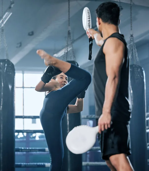 Kickboxing Combat Fighter Woman Training High Kicks Her Coach Gym — Zdjęcie stockowe