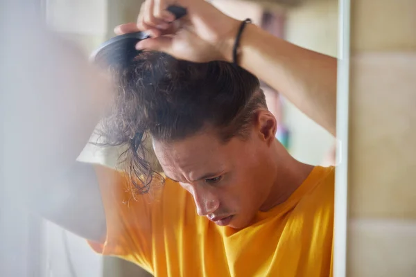 Hair Gets Tangled Dont Brush Young Man Brushing His Hair — Stockfoto