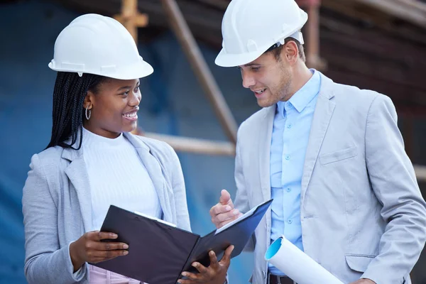 Can Ahead Drawings Two Coworkers Looking Plans Construction Site — Stockfoto