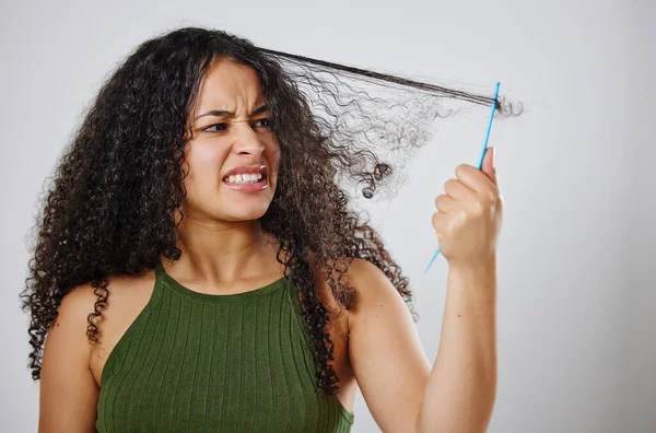 Why Must Always Struggle Woman Frowning While Combing Her Hair — Foto Stock