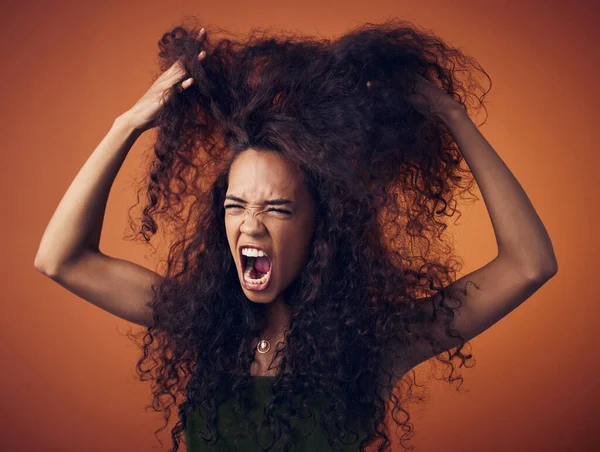 Losing Woman Curly Hair Feeling Frustrated While Standing Orange Background — Fotografia de Stock