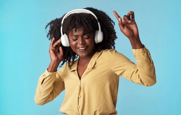 Dance Rhythm Your Heart Studio Shot Young Woman Using Headphones — Stockfoto