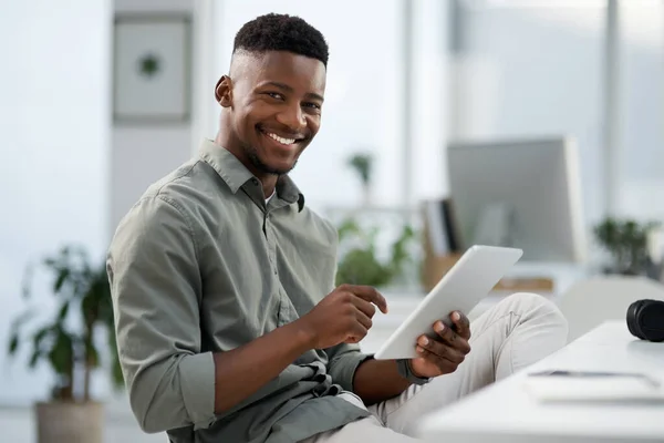 Stats Looking Good Young Businessman Working Computer Office — Stockfoto