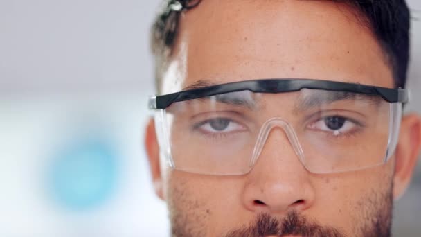 Closeup Male Scientist Eyes Face Wearing Safety Glasses Goggles Protection — Vídeo de Stock