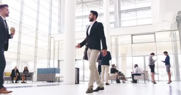 Professional Young Businessmen Greeting Handshake Convention Center Making Connections Exchanging — Stockvideo