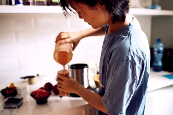 All Delicious Smoothie Young Woman Her Smoothie Glass Her Kitchen — ストック写真