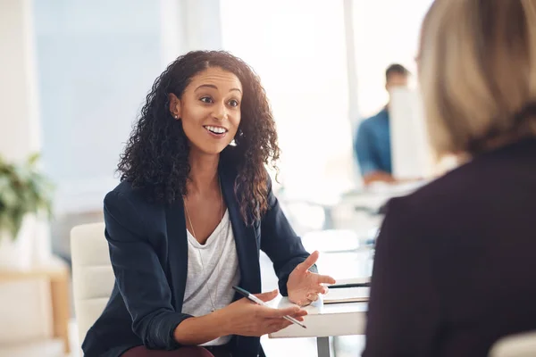 Interview Happy Excited Confident Human Resources Manager Talking Shortlist Candidate — Stock Photo, Image