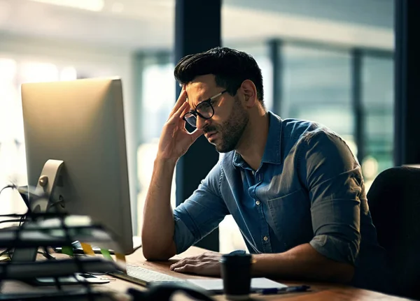 Week Yet Shot Young Businessman Experiencing Stress Late Night Work — Stock Fotó