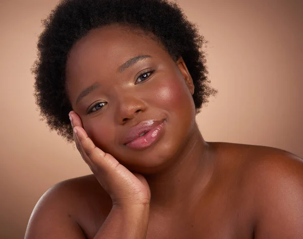Softest Skin Studio Portrait Beautiful Young Woman Posing Brown Background — Foto de Stock