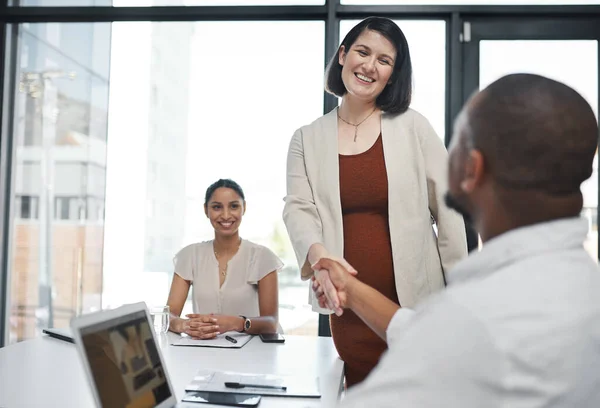 Big Transformations Begin Pregnant Young Businesswoman Shaking Hands Colleague Meeting — Stockfoto