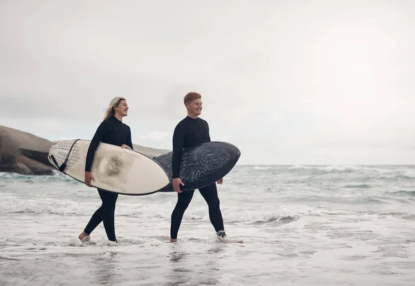 Become Good Surfer You Need Understand Ocean Young Couple Out — Stockfoto