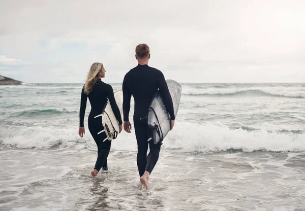 Ready Catch Next Wave Young Couple Out Beach Surfboards — Stock Fotó