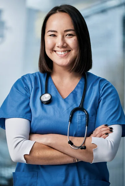 Providing Attention Treatment You Deserve Portrait Medical Practitioner Standing Hospital — Stockfoto