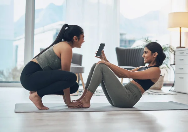 Fitness Tool Super Helpful Two Beautiful Young Women Exercising Together — Fotografia de Stock