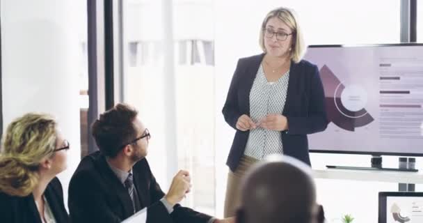 Female Executive Manager Leader Giving Presentation Colleagues Boardroom Explaining Advising — Vídeos de Stock