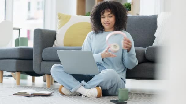 Woman Talking Virtual Call Greeting Waving Laptop Sitting Floor Home — Vídeos de Stock