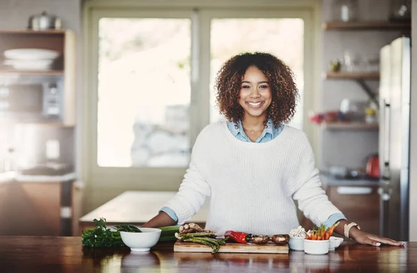 Health Wellness Food Healthy Lifestyle Portrait Happy Black Woman Cooking — Zdjęcie stockowe