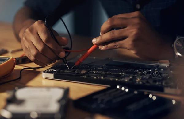 Nothing Too Faulty His Expert Hands Unrecognisable Technician Repairing Computer — Foto Stock