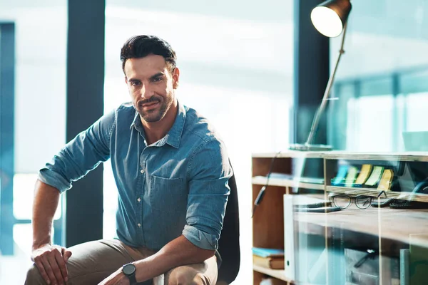 Confident Serious Powerful Male Entrepreneur Sitting Modern Office Workplace Portrait — Stockfoto