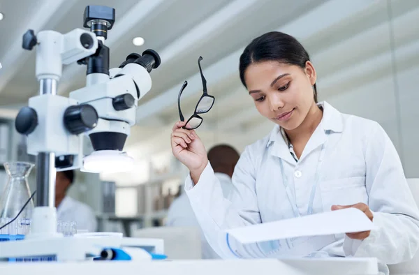 Conducting Some Lab Based Research Young Scientist Going Paperwork Lab — Stock Photo, Image
