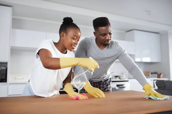 Every Spray Keeps Germs Away Young Couple Cleaning Kitchen Counter — Stockfoto