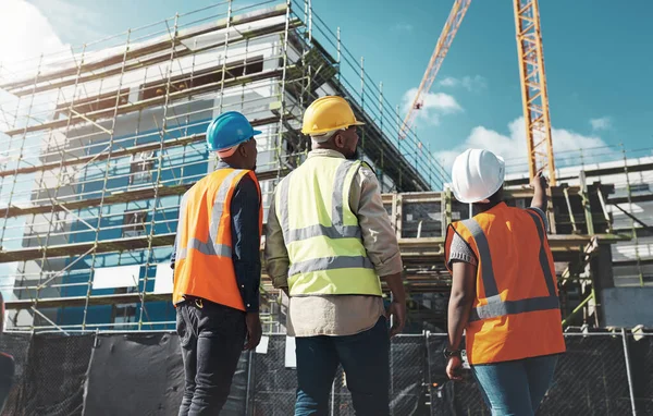 Delivering Quality Construction Quality Lifestyle Group Builders Assessing Progress Construction — Foto de Stock