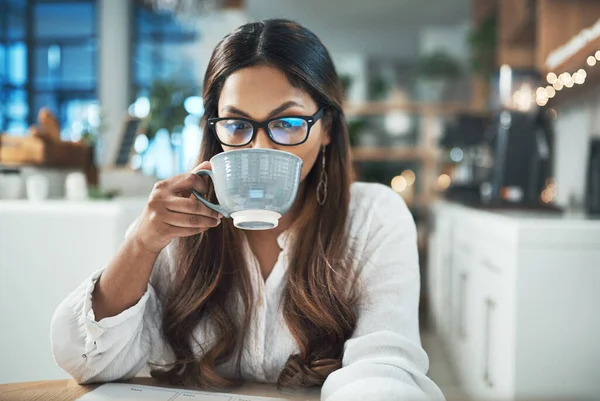 Coffee Helped Build Brand Young Entrepreneur Drinking Coffee While Working — Zdjęcie stockowe