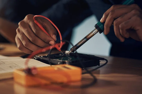 Quality Workmanship Quality Results Technician Using Soldering Iron Repair Computer — Foto Stock