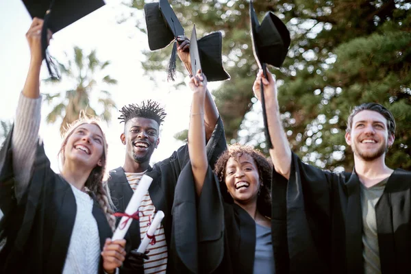 Education Key Unlock Golden Door Freedom Portrait Group Students Holding — Fotografia de Stock