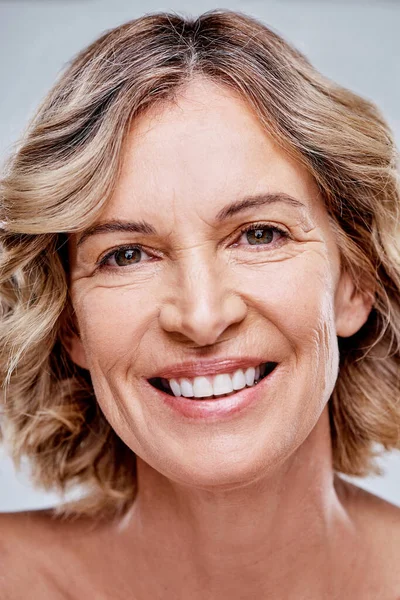 Use Products Thatll Enhance Way You Age Beautiful Mature Woman — Foto Stock