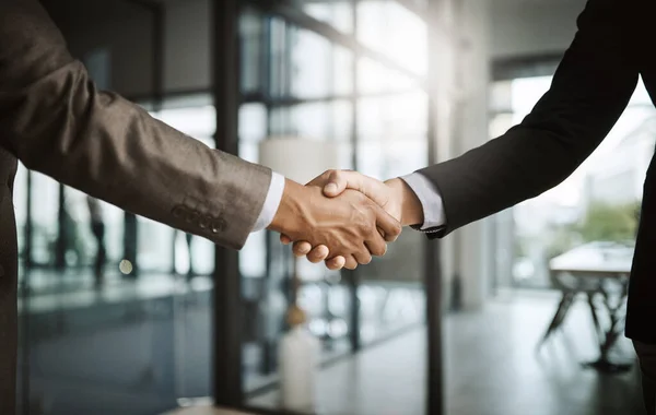 Professional Corporate Males Giving Handshake Modern Office Agreeing Business Deal — Stok fotoğraf