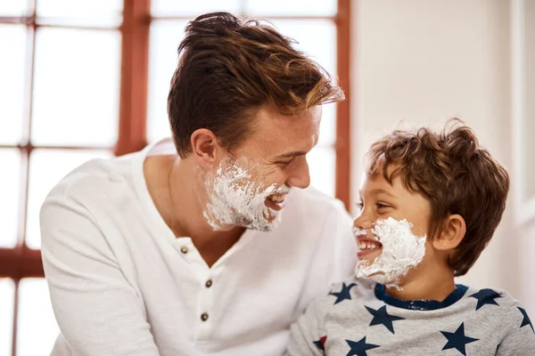 Having Fun His First Shaving Lesson Man Teaching His Young — Stock fotografie