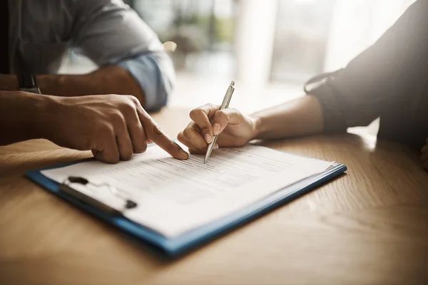 Lawyer Broker Manager Pointing Finger Contract Signing Agreement Client Employee — Stockfoto
