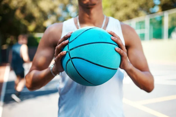 Just Dunk Closeup Shot Sporty Man Holding Basketball Sports Court — Stock Photo, Image