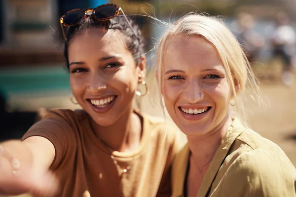 Its Selfie Time Portrait Two Cheerful Young Woman Taking Self — Stock fotografie