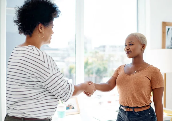 Happy Finally Reached Agreement Two Attractive Young Businesswomen Shaking Hands — Fotografia de Stock